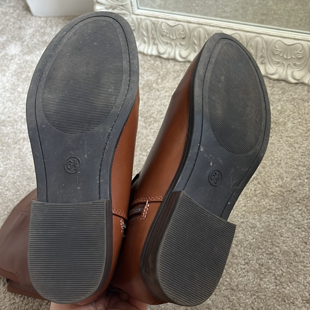 Target Boots - size 6.5 - Picture 3 of 5